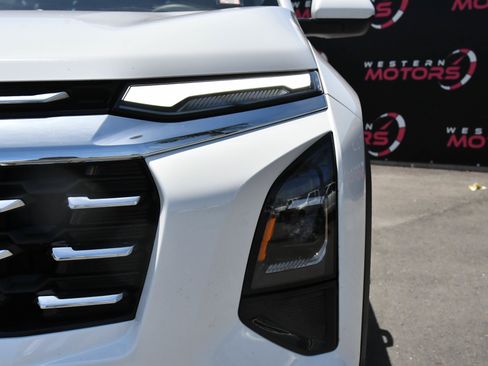 Used 2025 Chevrolet Equinox LT FWD image 11