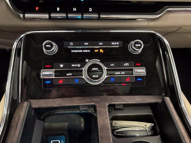 Used 2019 Lincoln Navigator Reserve w/ Cargo Package AWD/4WD image 32