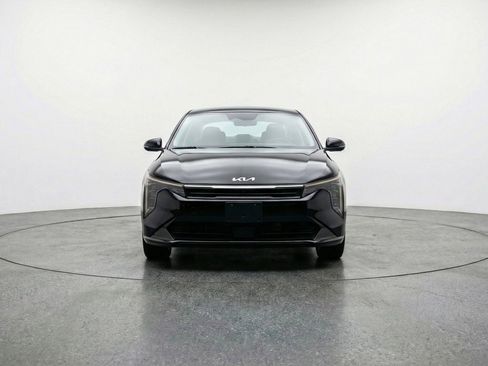Used 2025 Kia K4 LXS image 2