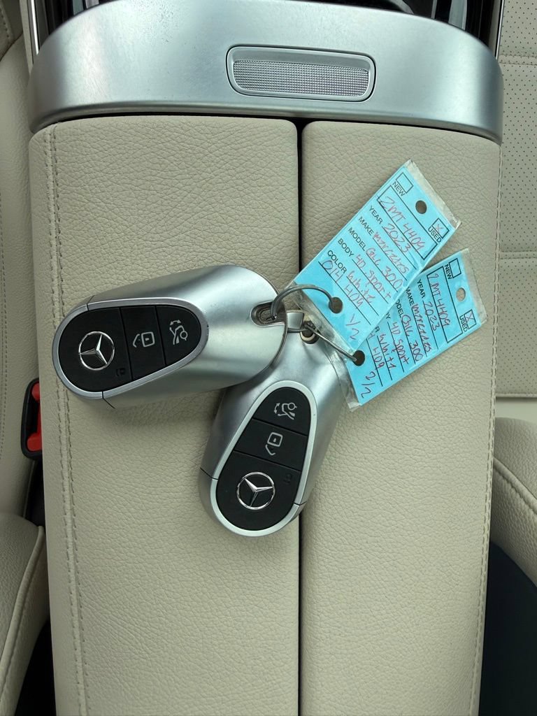 Used 2023 Mercedes-Benz GLC 300 4MATIC w/ Exclusive Trim Package image 41