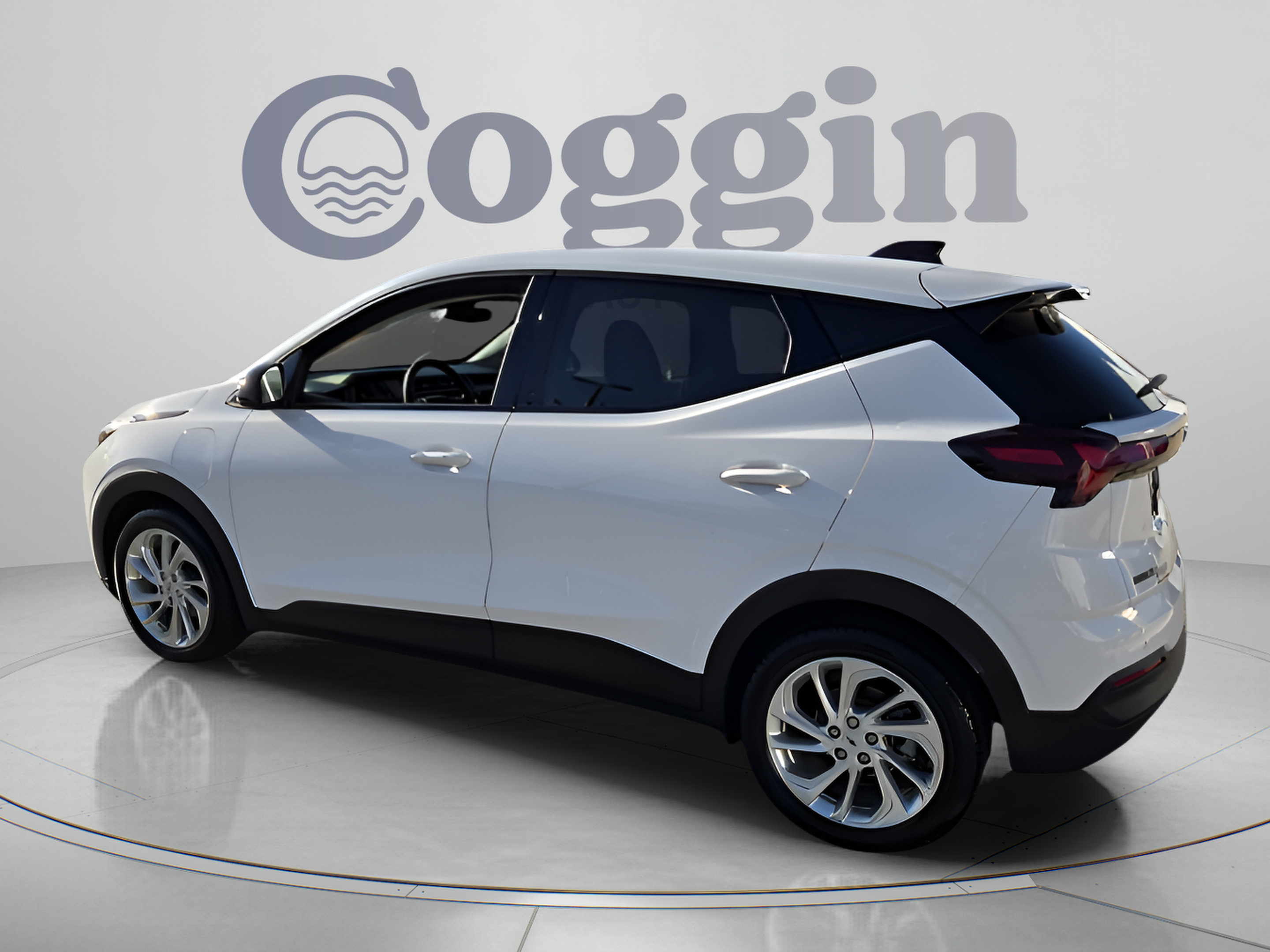 Certified 2027 Chevrolet Bolt LT w/ Comfort Package FWD image 3