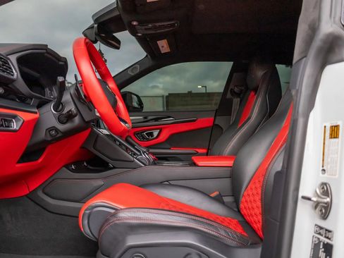 Used 2022 Lamborghini Urus image 34