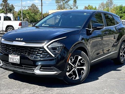 Used 2025 Kia Sportage EX FWD image 2