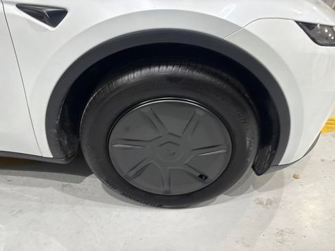 Used 2026 Tesla Model Y Long Range AWD/4WD image 26