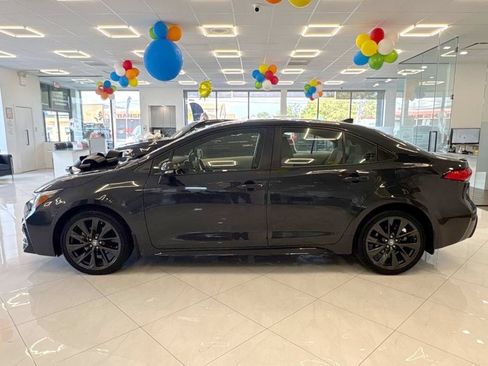 Used 2025 Toyota Corolla SE w/ Convenience Package FWD image 4