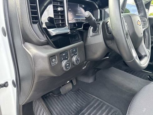 Used 2023 Chevrolet Silverado 1500 LT AWD/4WD image 31