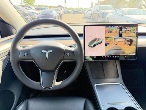 Used 2023 Tesla Model Y Long Range AWD/4WD image 18