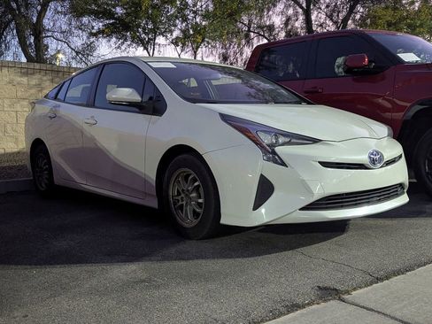 Used 2016 Toyota Prius Two image 3