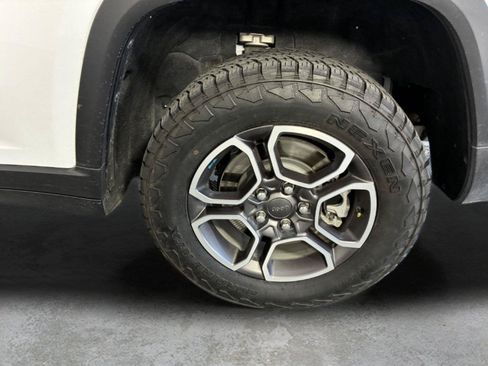 Used 2024 Jeep Grand Cherokee Trailhawk AWD/4WD image 16