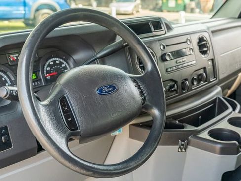 Used 2014 Ford E-350 and Econoline 350 XLT image 24