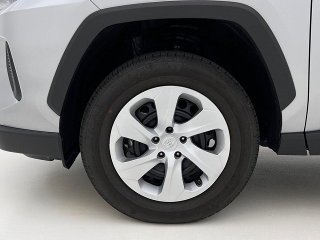 Used 2025 Toyota RAV4 LE AWD/4WD image 26