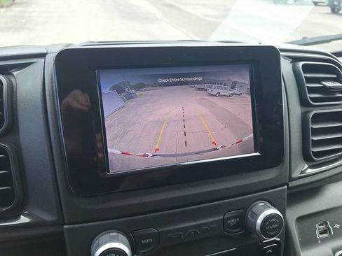 Used 2025 RAM ProMaster 2500 w/ U-Haul Equipment Group FWD image 23