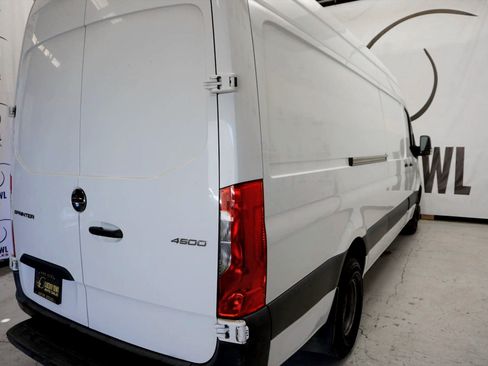 Used 2019 Freightliner Sprinter 170 Cargo RWD image 22