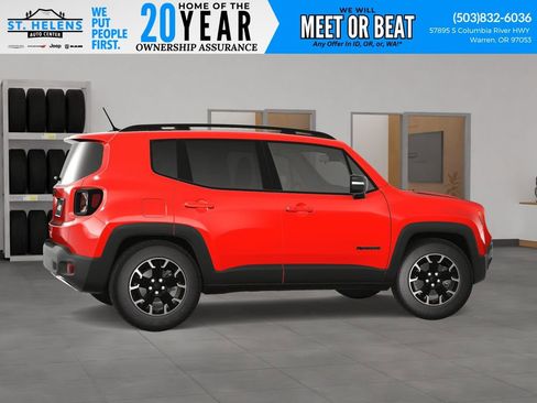 New 2023 Jeep Renegade Latitude w/ Sun/Sound Group image 8
