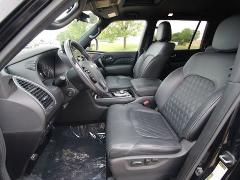 Used 2024 INFINITI QX80 Sensory AWD/4WD image 6