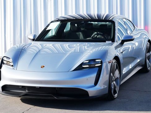 Used 2020 Porsche Taycan 4S w/ Premium Package image 50