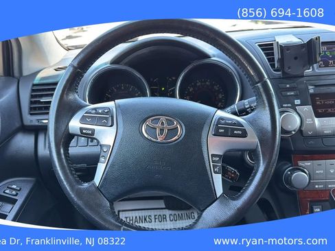 Used 2012 Toyota Highlander Limited w/ Tow Pkg AWD/4WD image 10