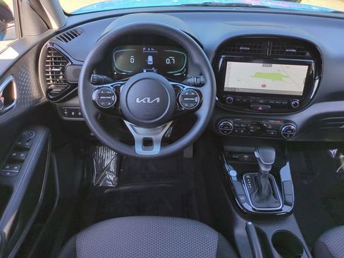 Used 2023 Kia Soul S FWD image 15