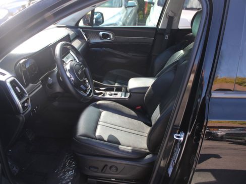 Used 2023 Kia Sorento SX image 27
