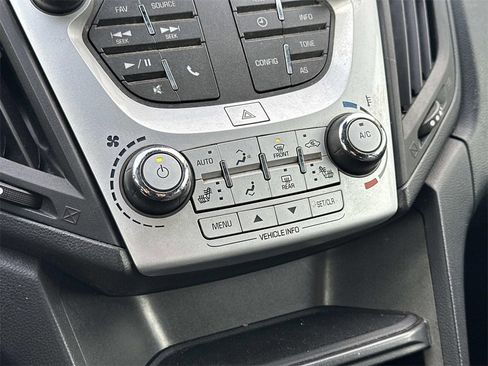 Used 2016 Chevrolet Equinox LT image 29