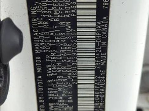 Used 2009 Toyota Matrix FWD image 2