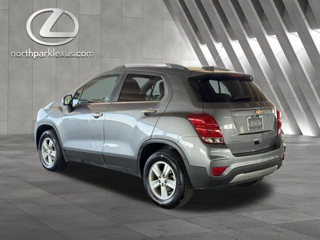Used 2020 Chevrolet Trax LT w/ LT Convenience Package AWD/4WD image 2