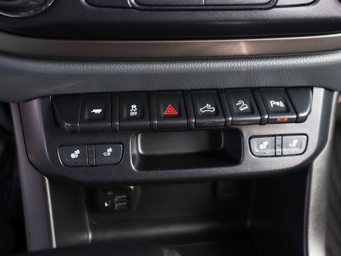 Used 2019 Chevrolet Colorado Z71 image 37