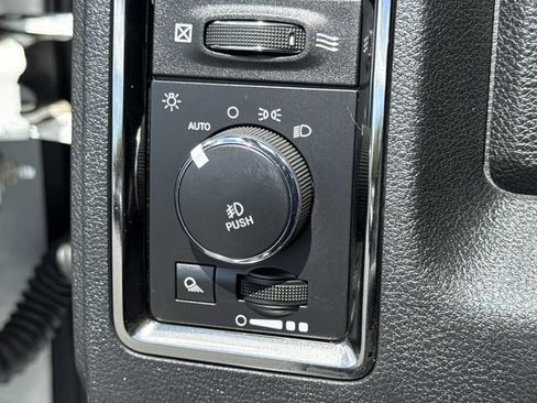 Used 2018 RAM 2500 Laramie w/ Sport Appearance Group AWD/4WD image 39