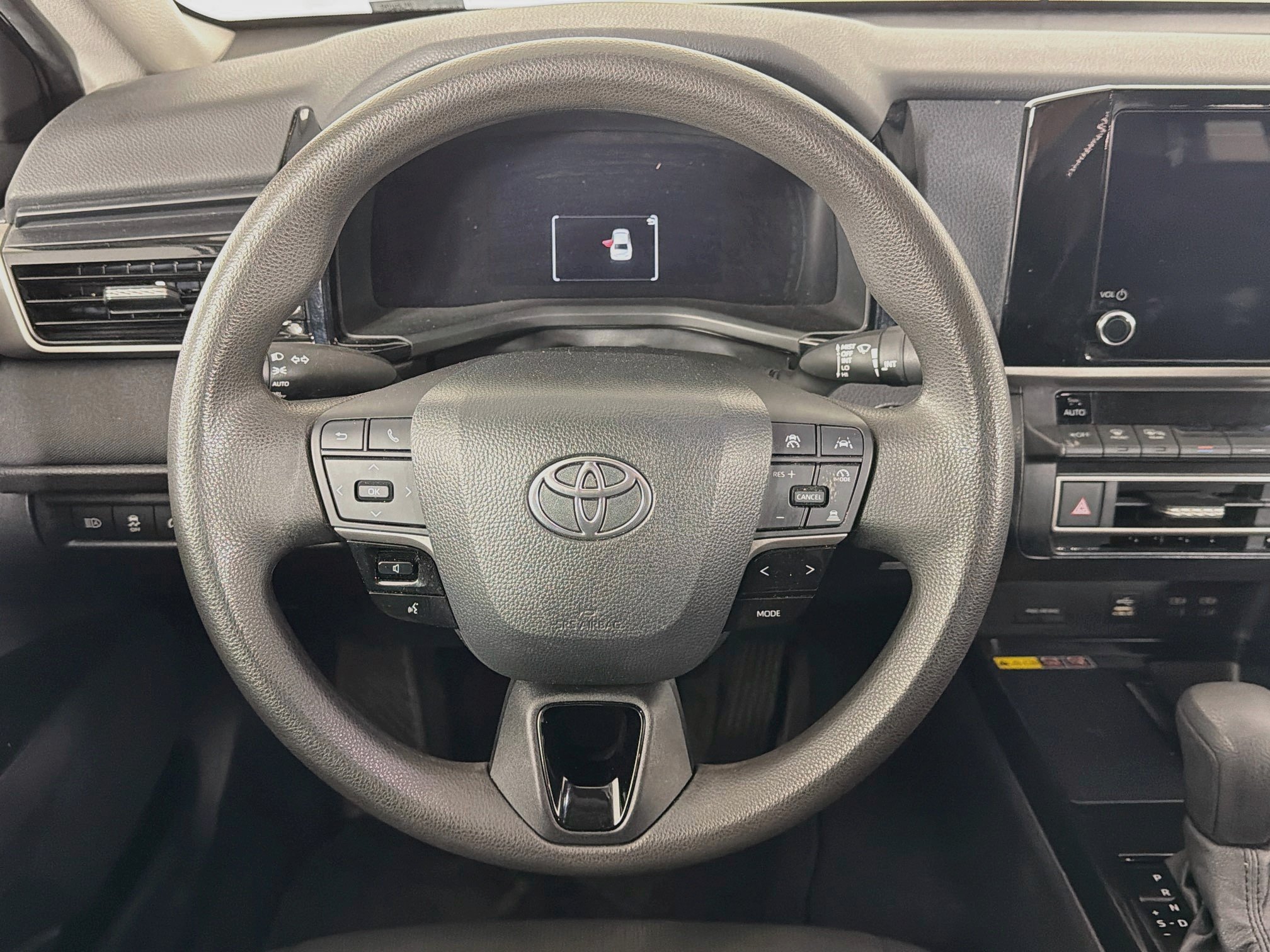 Used 2025 Toyota Camry LE FWD image 18