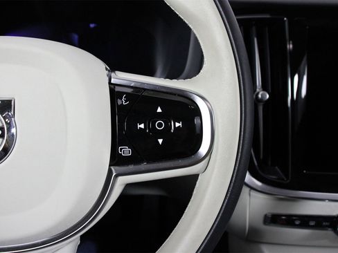 Certified 2025 Volvo V60 B5 Cross Country Plus image 11