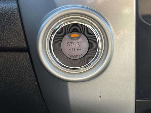 Used 2017 Nissan Titan SL image 27