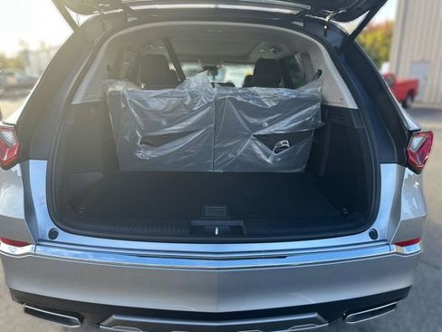 New 2026 Acura MDX SH-AWD image 11