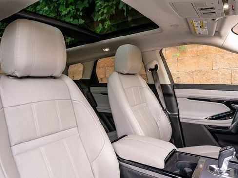 Used 2021 Land Rover Range Rover Evoque SE image 28