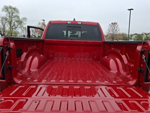 New 2026 RAM 1500 4x4 Crew Cab image 21