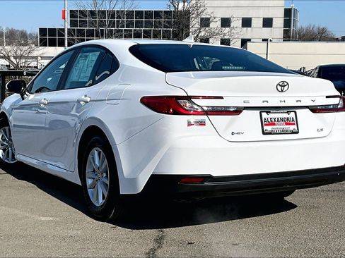 Used 2025 Toyota Camry LE image 11