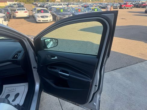 Used 2014 Ford Escape SE image 16