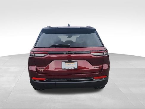 New 2025 Jeep Grand Cherokee Limited image 18