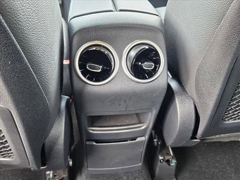 Certified 2025 Mercedes-Benz GLB 250 image 17