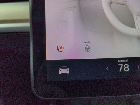 Used 2021 Tesla Model Y Long Range image 20