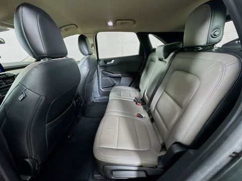 Used 2020 Ford Escape SE image 27