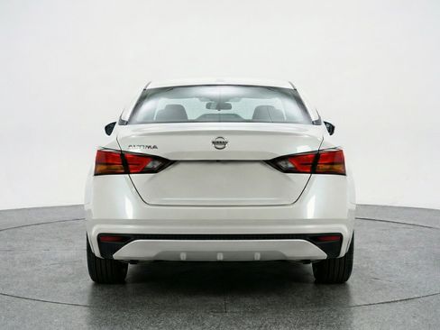 Used 2025 Nissan Altima 2.5 SV image 7