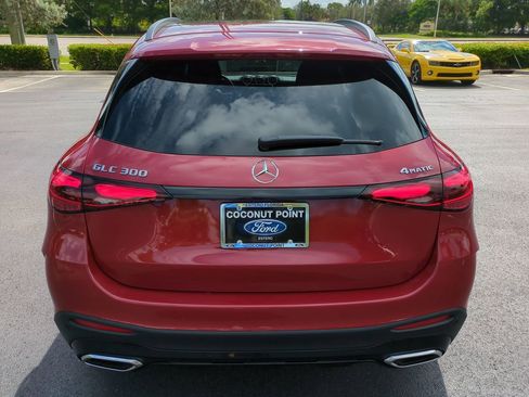 Used 2025 Mercedes-Benz GLC 300 4MATIC image 5