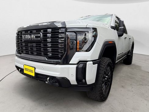 Used 2024 GMC Sierra 3500 Denali Ultimate AWD/4WD image 1