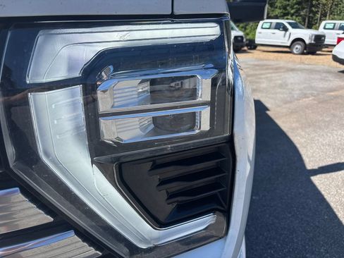 Used 2025 Chevrolet Silverado 3500 High Country w/ High Country Premium Package AWD/4WD image 9