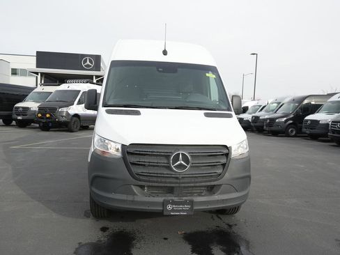 Used 2024 Mercedes-Benz Sprinter 144 Cargo image 2