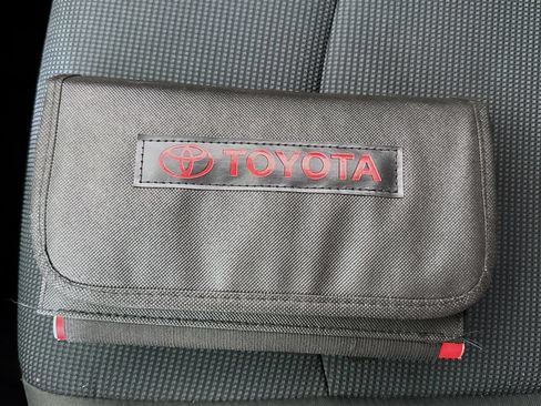 Used 2022 Toyota RAV4 LE FWD image 18