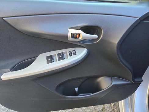 Used 2010 Toyota Corolla S image 23