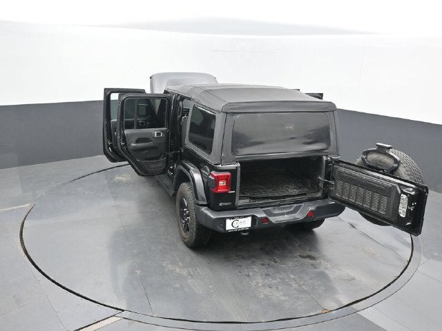 Used 2018 Jeep Wrangler Unlimited Sahara w/ Safety Group AWD/4WD image 70