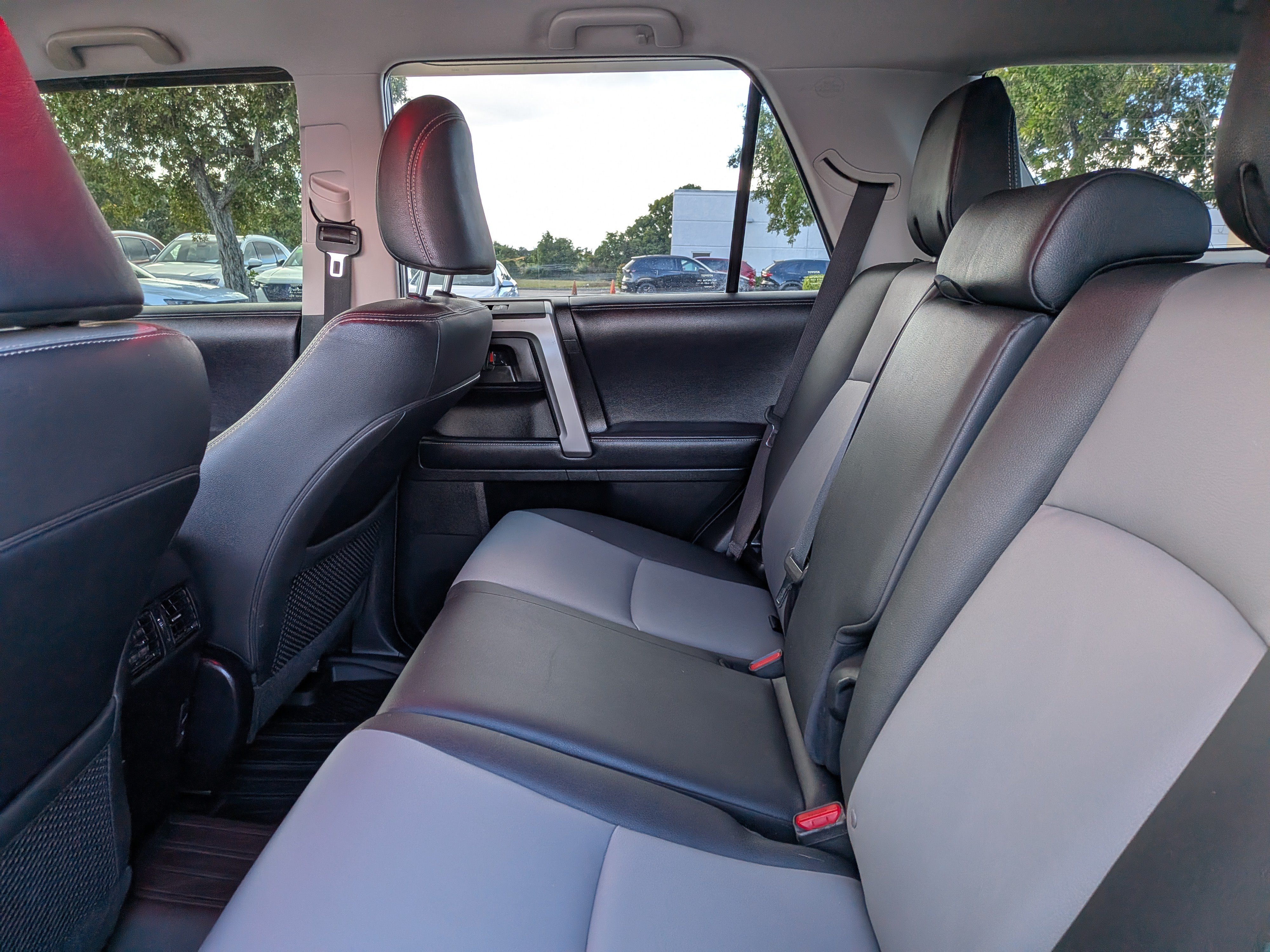 Used 2019 Toyota 4Runner SR5 Premium AWD/4WD image 16