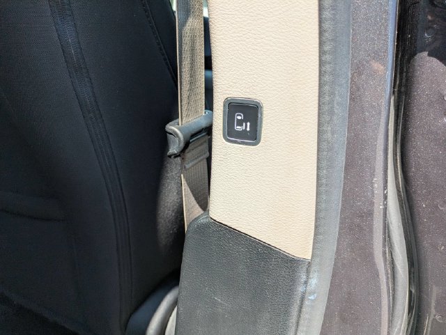 Used 2017 Chrysler Pacifica Touring FWD image 25
